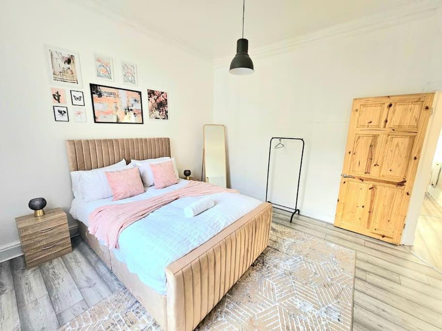 Spacious Haven With Free Parking Γλασκώβη Εξωτερικό φωτογραφία