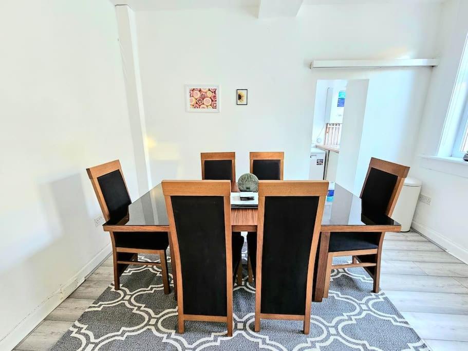 Spacious Haven With Free Parking Γλασκώβη Εξωτερικό φωτογραφία
