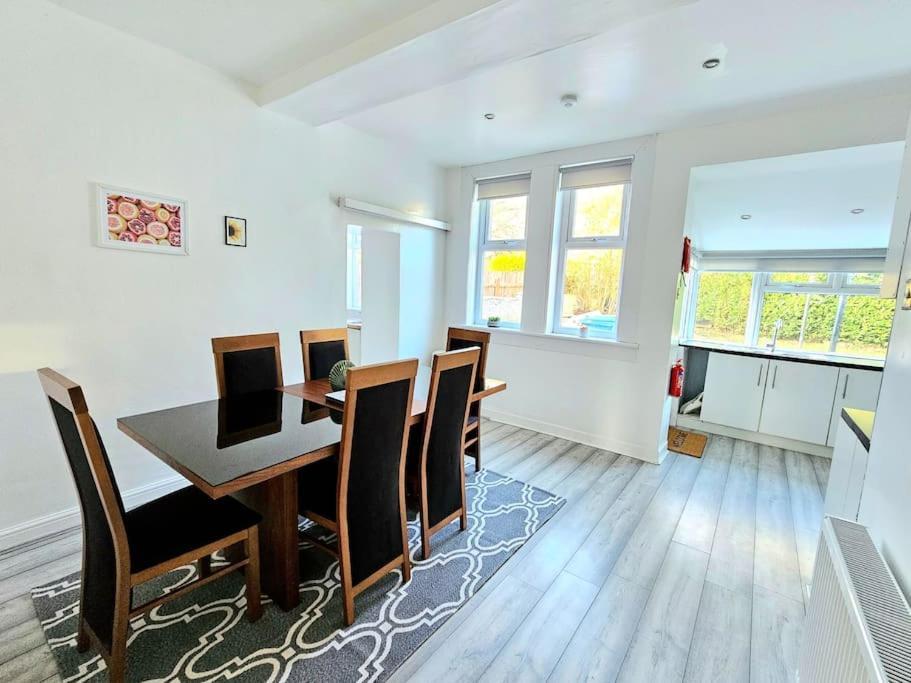 Spacious Haven With Free Parking Γλασκώβη Εξωτερικό φωτογραφία