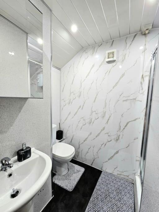 Spacious Haven With Free Parking Γλασκώβη Εξωτερικό φωτογραφία